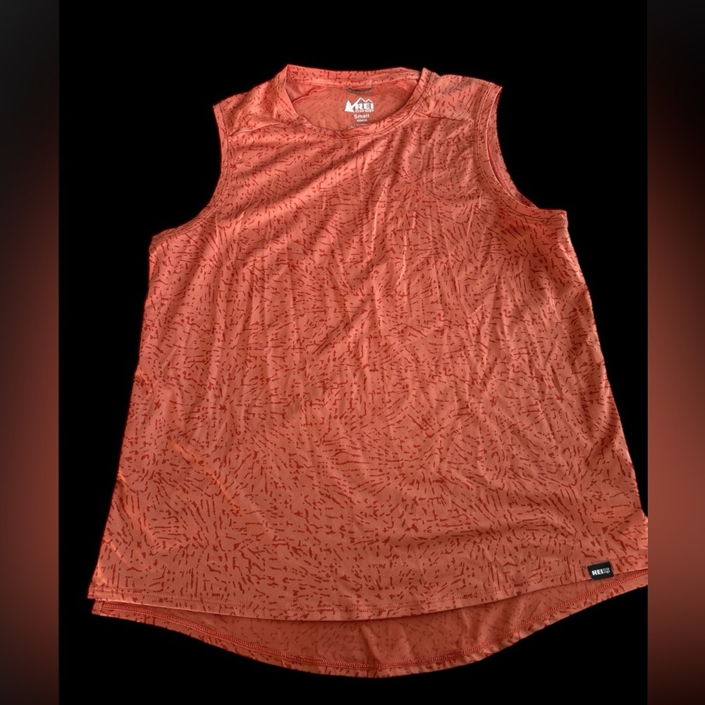 🌸REI Orange Muscle Tee Sleeveless Relaxed Fit Tank Top
